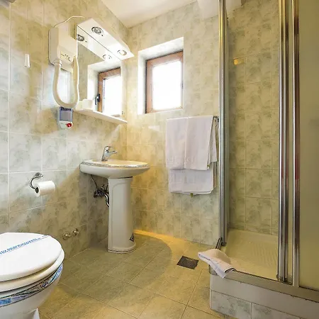 Sucevic Garni 4*