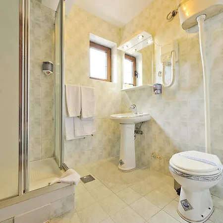 Sucevic Garni 4*
