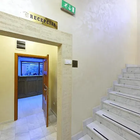 Sucevic Garni 4*